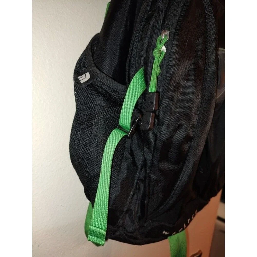 Adults The North Face Wasatch Hiking Climbing Black & Green Backpack